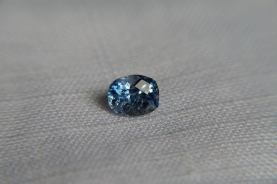 Vivid Blue Sapphire - Rectangular - 1.70 ct - AGL certified