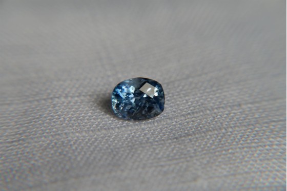 Vivid Blue Sapphire - Rectangular - 1.70 ct - AGL certified
