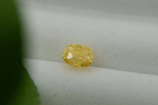 Intense Neon Yellow Sapphire - Rectangular - 2.10 ct - COR authenticated