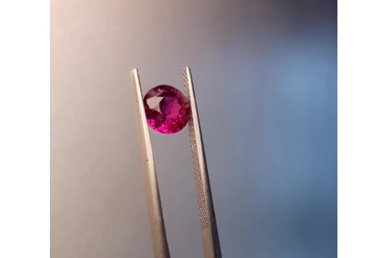 Purplish-Pink Sapphire - Round - 1.27 ct - GIA certified