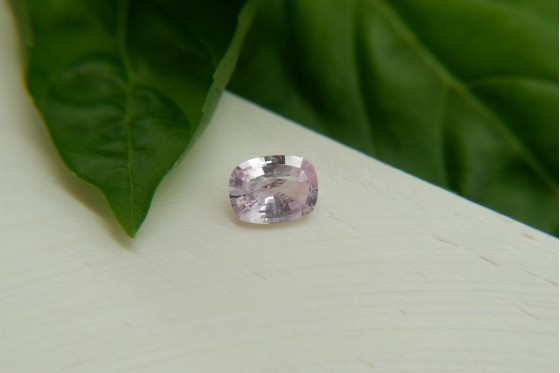 Pastel Pink Sapphire - Rectangular - 0.90 ct - COR authenticated