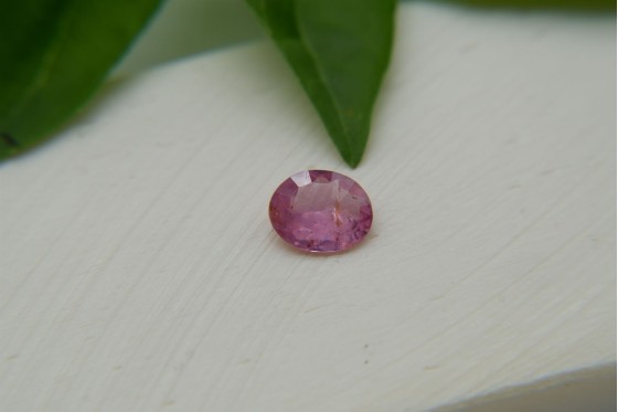 Purplish-Pink Sapphire - Oval - 0.80 ct