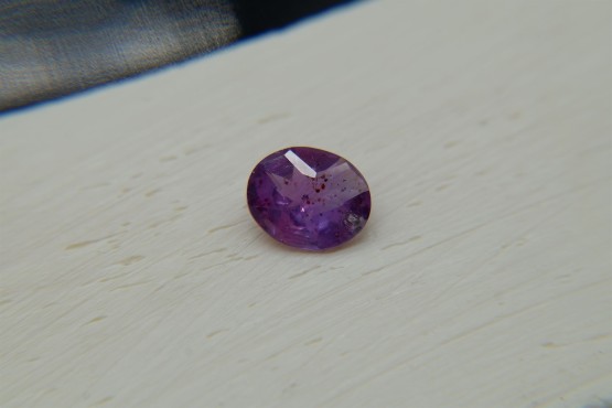 Violet Pink Sapphire - Oval - 1 ct