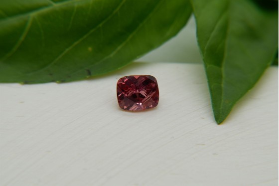 Pinkish-Orange Sapphire - Rectangular - 1.15 ct
