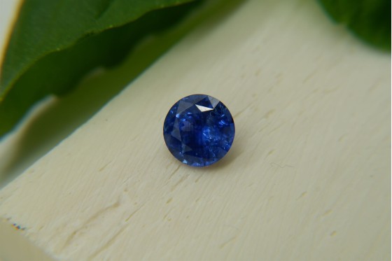 Appraised Premium: Neon Cornflower Blue Sapphire - Round - 1.576 ct - AGL certified