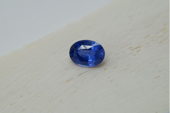 Appraised Premium: Cornflower Blue Sapphire - Oval - 1.513 ct - AGL certified