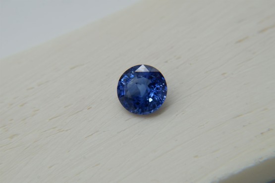 Appraised Premium: Vivid Cornflower Blue Sapphire - Round - 1.60 ct - AGL certified