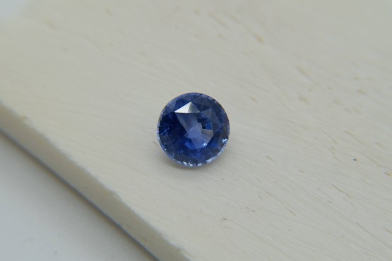 Appraised Premium: Cornflower Blue Sapphire - Round - 1.698 ct - IGL certified