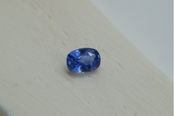 Appraised Premium: Intense Velvet Blue Sapphire - Oval - 1.71 ct - IGL certified