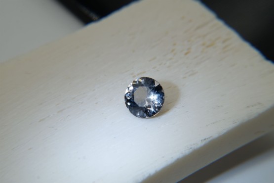 Appraised Premium: Vivid Green Sapphire - Round - 1.25 ct