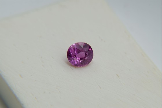 Appraised Premium: Vivid Pink Sapphire - Oval - 1.172 ct - IGL certified