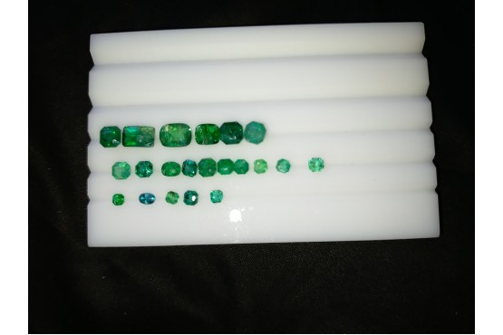 21 Untreated Emerald Lot - Various - 7 ct - COR authenticated