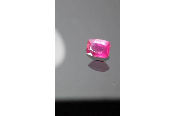 Blood Red Ruby - Rectangular - 0.71 ct - IGL certified