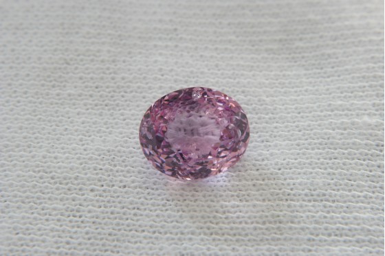 Appraised Premium: Vivid Pinkish-Violet Spinel - Oval - 2.972 ct - AGL certified