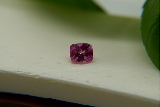 Vivid Pink Sapphire - Rectangular - 0.90 ct - COR authenticated