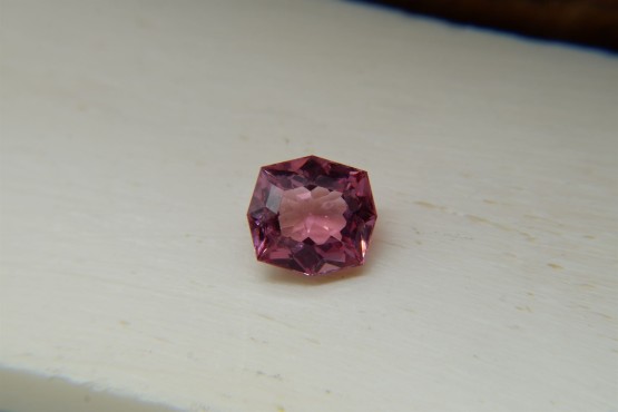 Appraised Premium: Vivid Pastel Orange-Pink Spine - Octagon - 2.104 ct - AGL certified