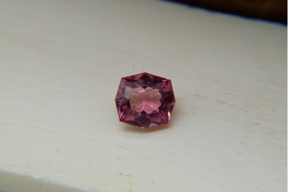 Appraised Premium: Vivid Pastel Orange-Pink Spine - Octagon - 2.104 ct - AGL certified