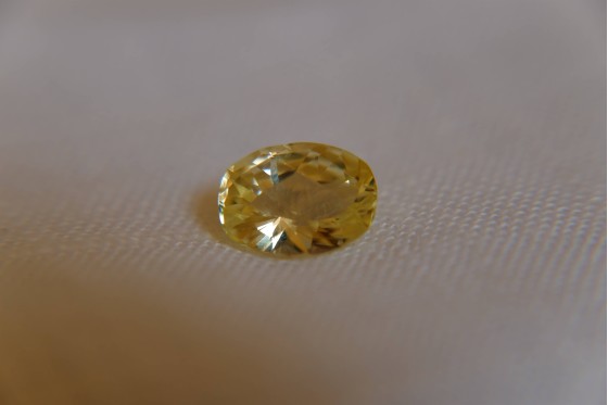 Vivid Lemon-Yellow Sapphire - Rectangular - 2.70 ct - AGL certified