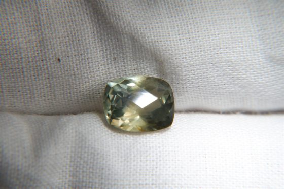 Green/Blue Metallic Sapphire - Rectangular - 2.46 ct - AGL certified