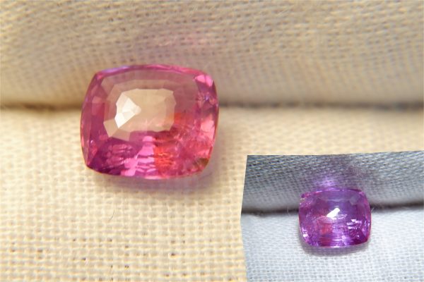 Colorchange Vivid Pink/Violet Sapphire - Rectangular - 0.978 ct - IGL certified