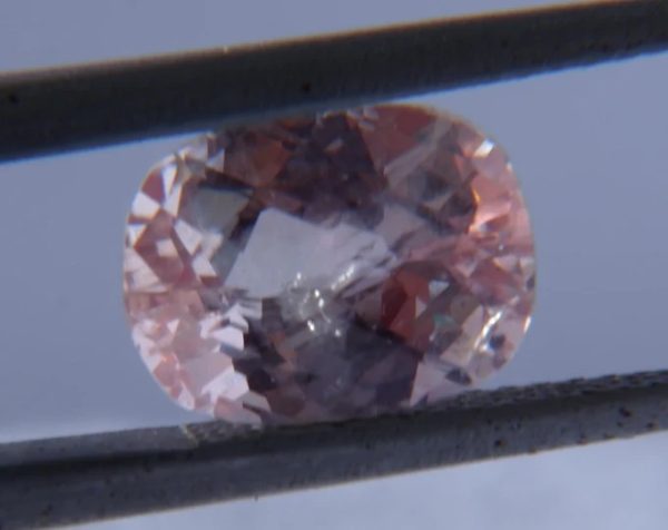 3.24ct unheated Padparadscha Sri Lanka Ceylon sapphire, untreated, Orange-Pink, loose | GIA | mined in close proximity to a ruby mine