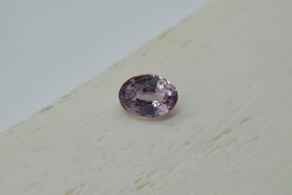 Vivid Pastel Violet Sapphire - Oval - 1.73 ct - AGL certified