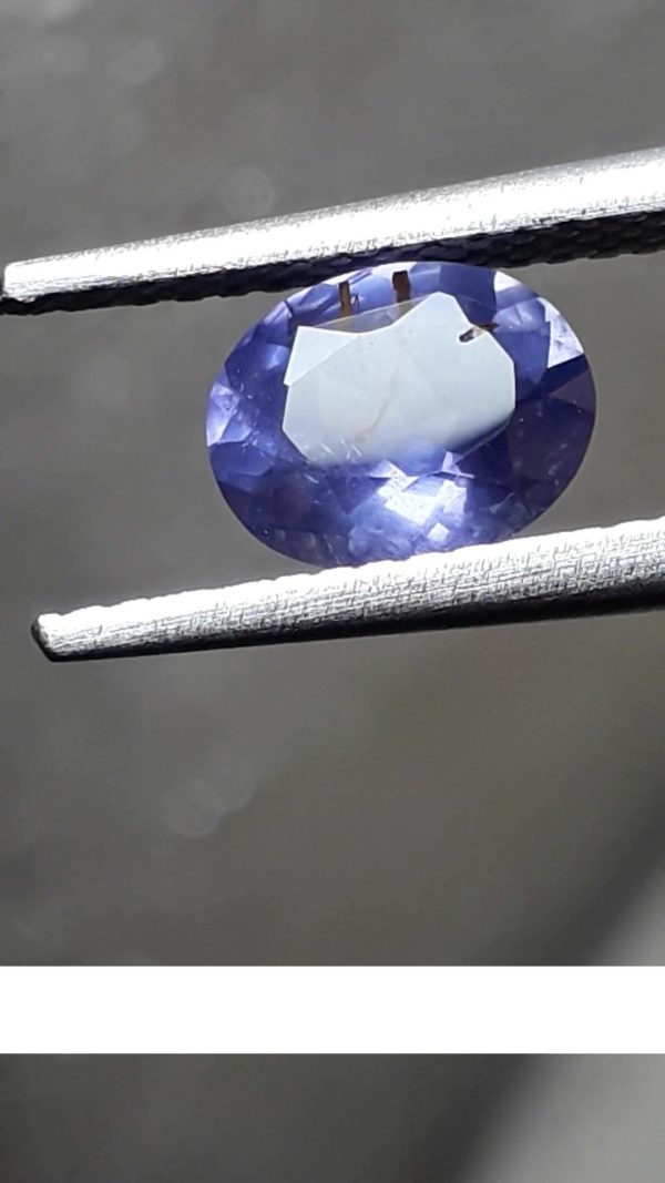 Violet Sapphire - Oval - 0.96 ct - GIA certified