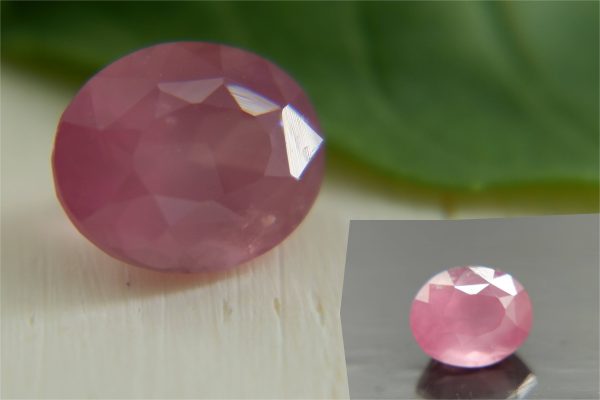 Rare: Neon Pink Mahenge Spinel - Oval - 2 ct - COR authenticated