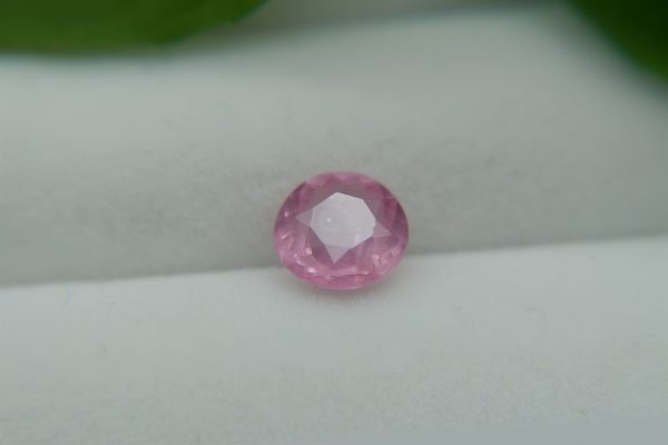 Rare: Neon Pink Mahenge Spinel - Round - 1.50 ct - COR authenticated