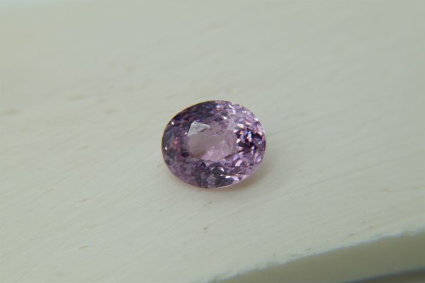Vivid Pinkish-Violet Spinel - Oval - 2.972 ct - AGL certified