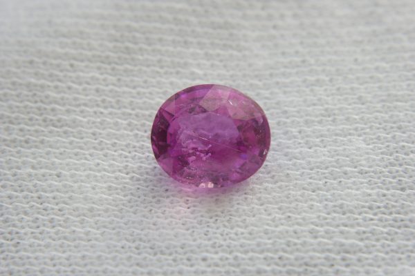 Vivid Pink Sapphire - Oval - 2.05 ct - COR authenticated