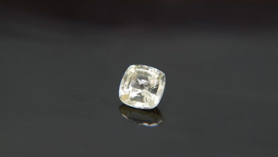 Yellow Ceylon Sapphire - Cushion - 1.42 ct - COR authenticated