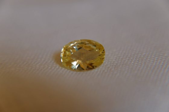 Vivid Lemon-Yellow Sapphire - Rectangular - 2.70 ct - AGL certified