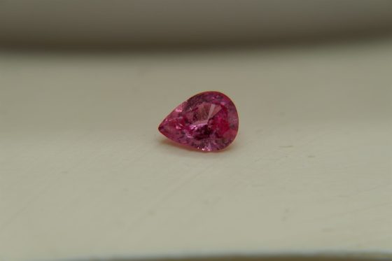 Padparadscha Sapphire - Pear - 1.15 ct - GIA certified